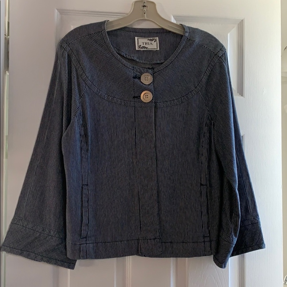 Dark blue and white striped mid sleeve top